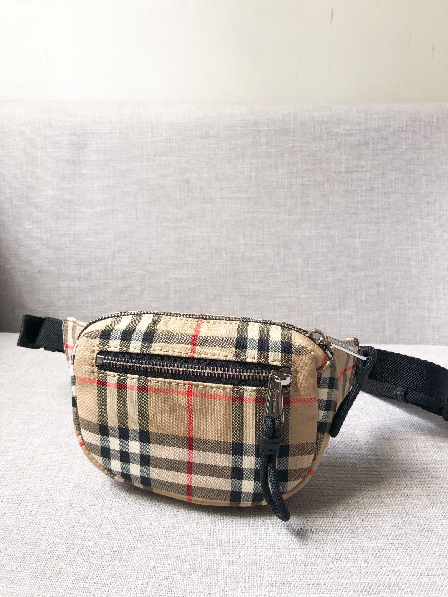 버버리 벨트백 힙색 허리가방