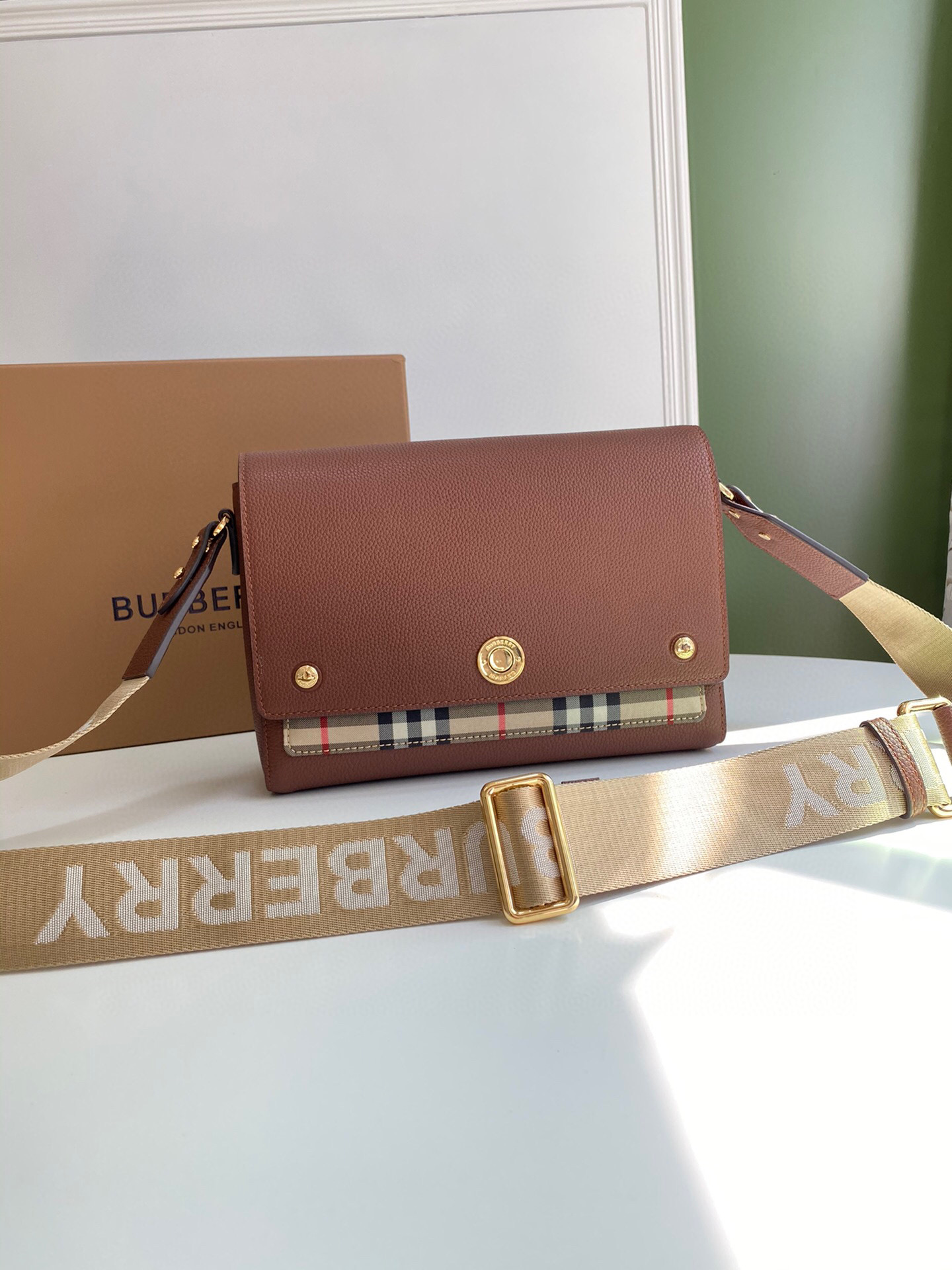 버버리 크로스백 여자가방