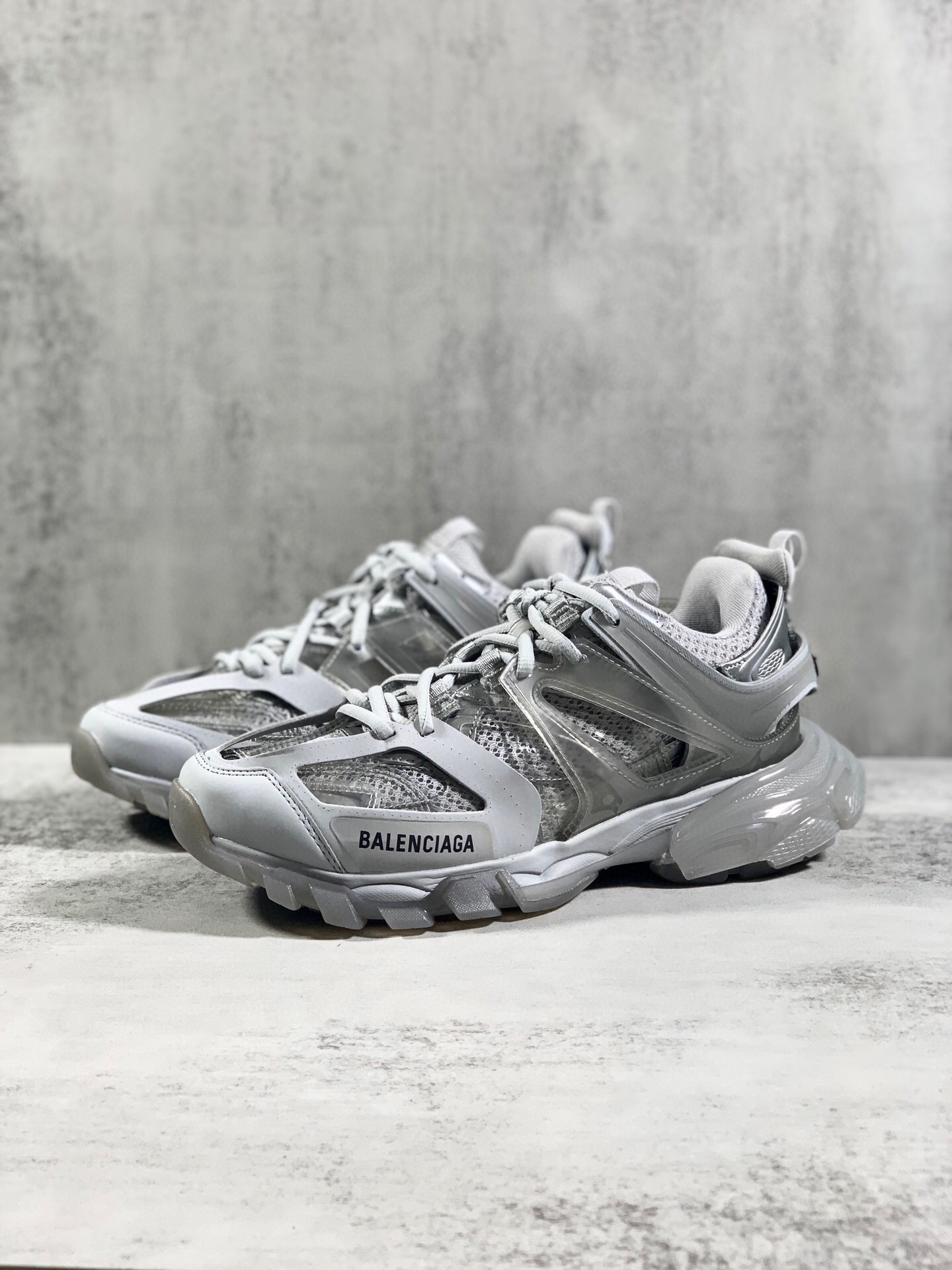 발렌시아가 트랙 트레이너 남여공용 신발