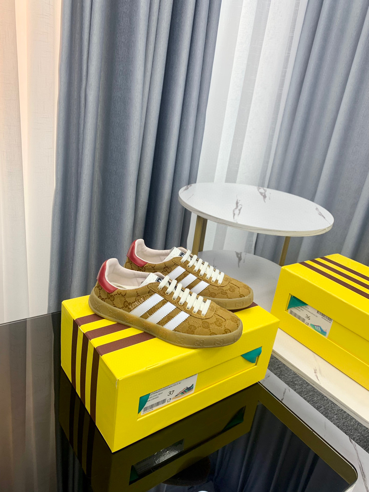 구찌 남녀공용 신발 운동화