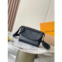 루이비통 남자가방 M12681