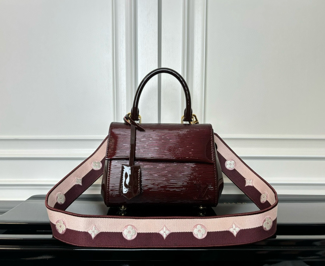 루이비통 M58928 여자가방