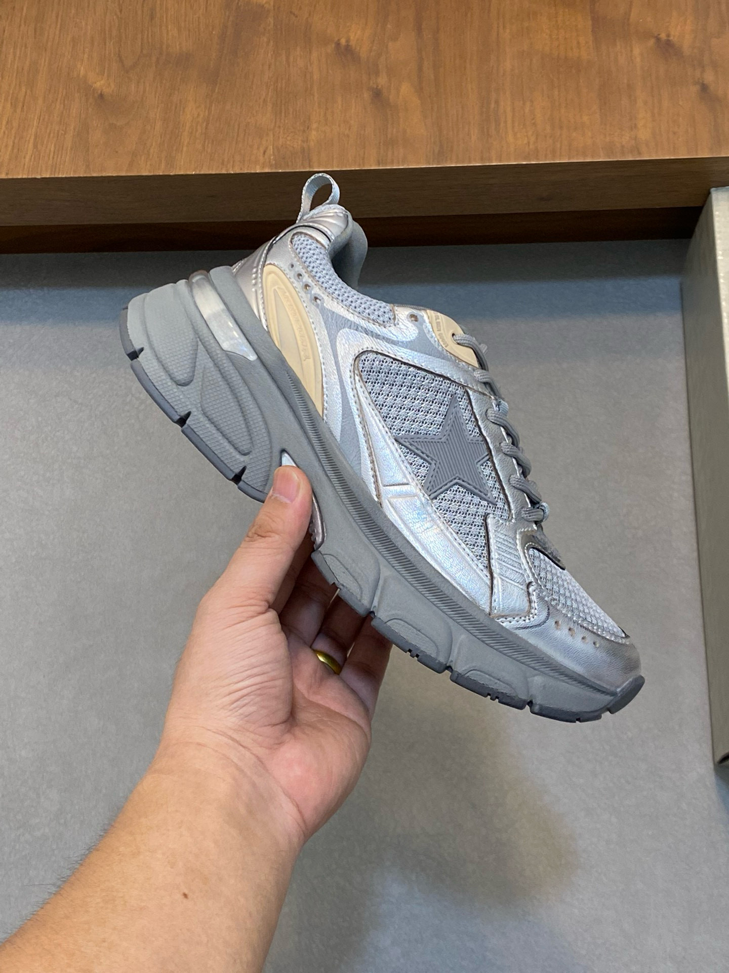 골든구스 남녀공용 스니커즈 신발 운동화