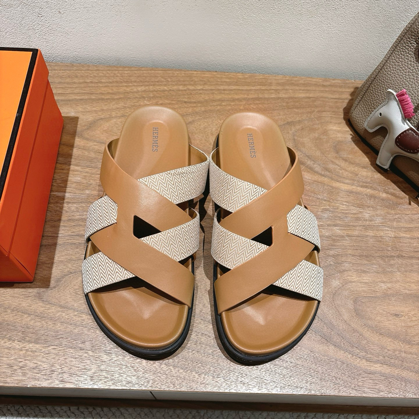 에르메스 남녀공용 슬리퍼