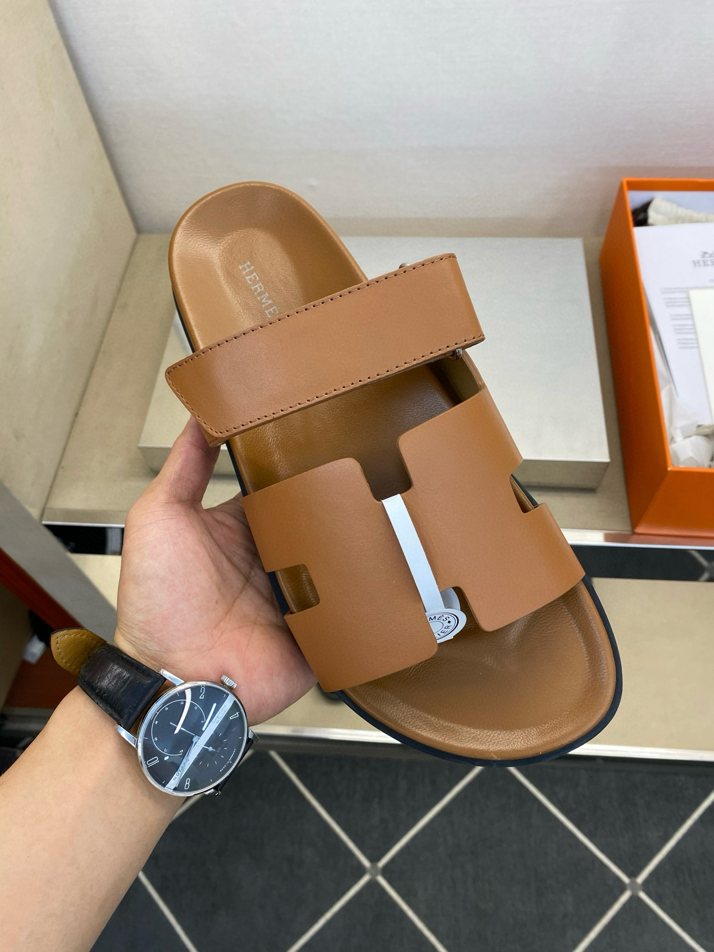 에르메스 남자 슬리퍼