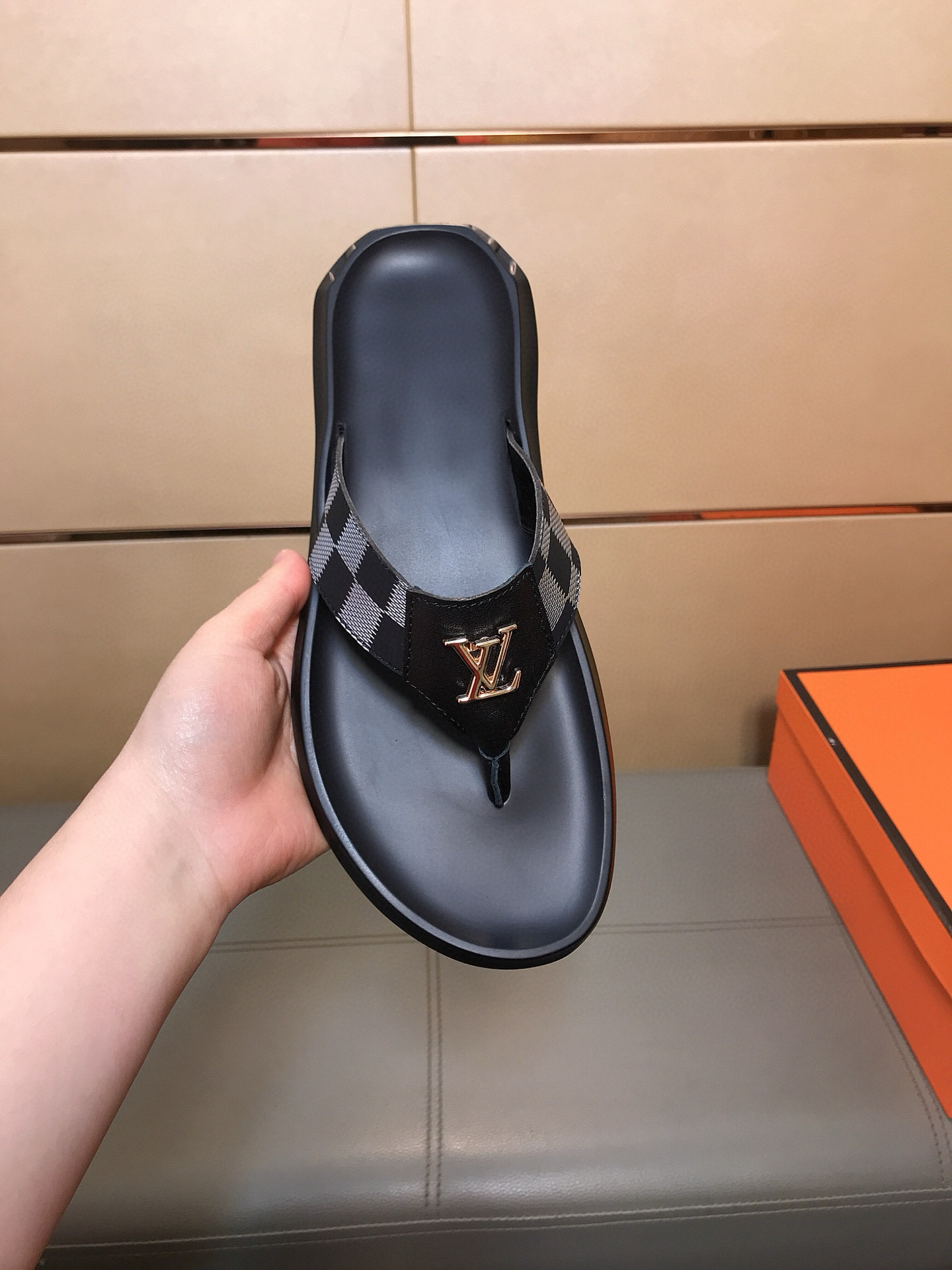 루이비통 남자 슬리퍼