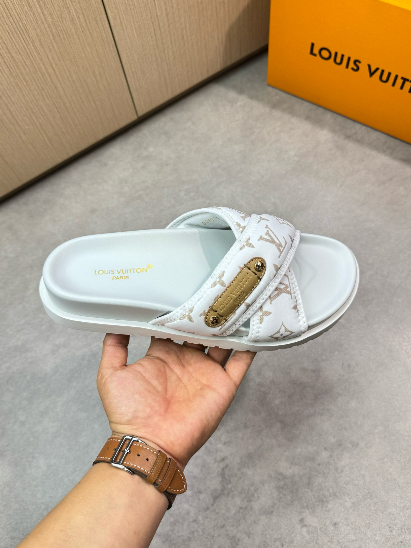 루이비통 남자 슬리퍼