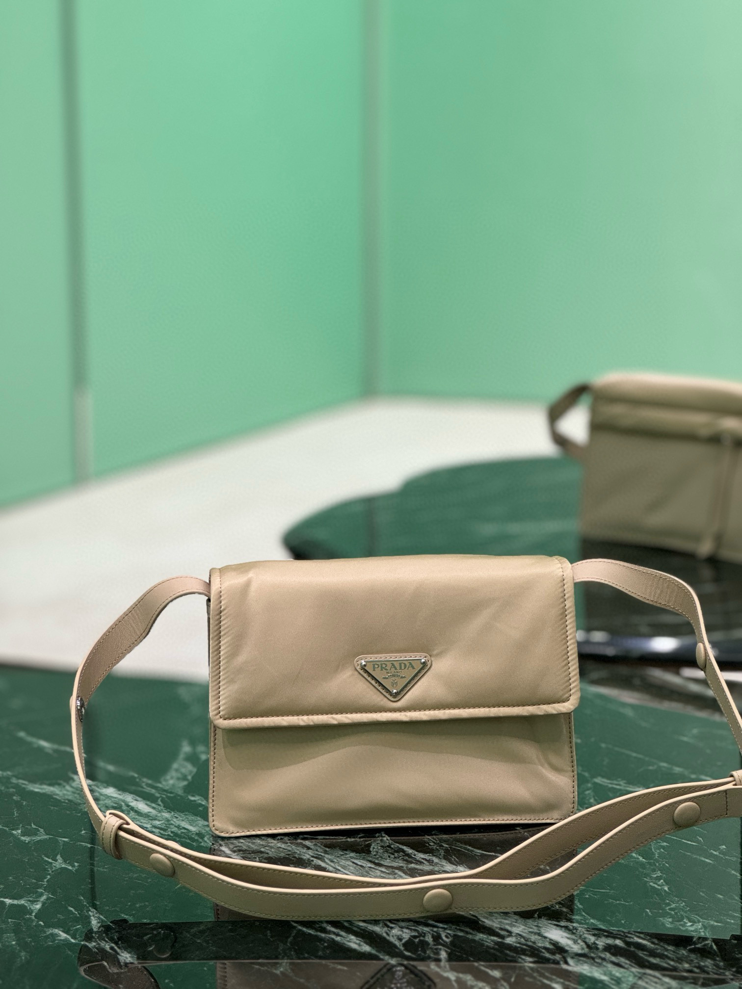 프라다 패디드 스몰 리나일론 숄더백 1BD313 남녀공용가방