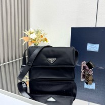 프라다 패디드 스몰 리나일론 숄더백 1BD313 남녀공용가방