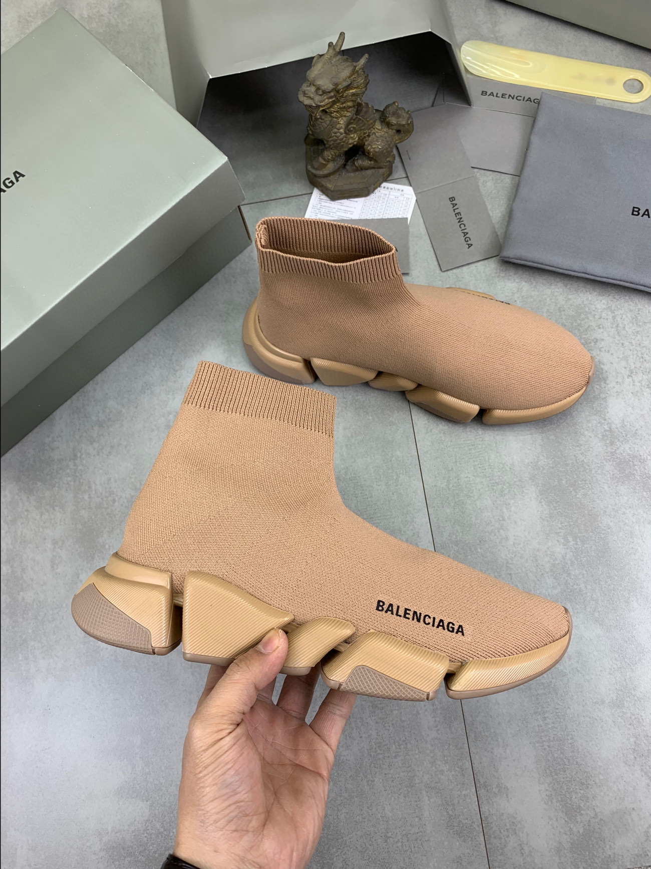 발렌시아가 스피드러너 남녀공용 신발 운동화