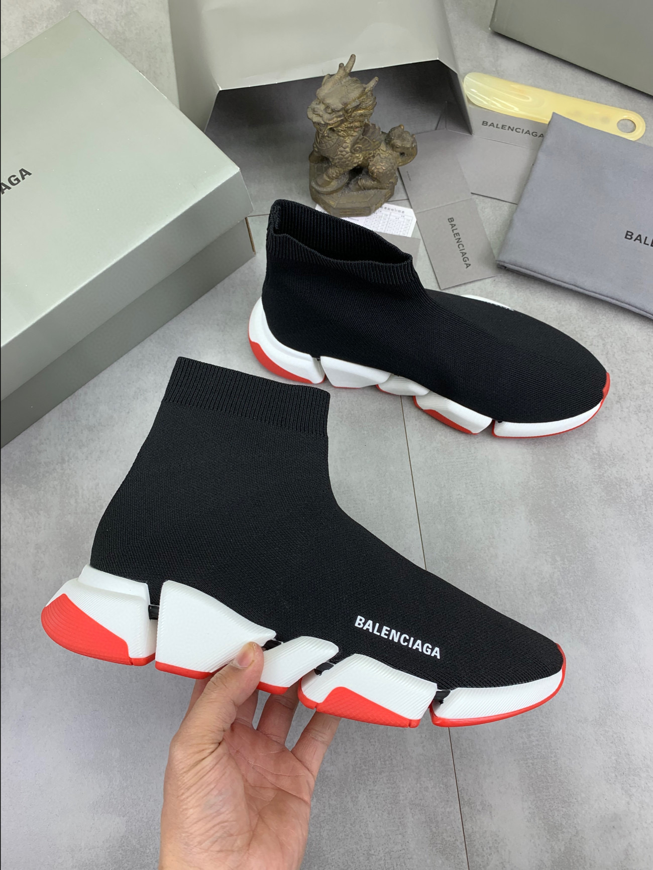 발렌시아가 스피드러너 남녀공용 신발 운동화