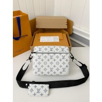 루이비통 M24754 남자가방