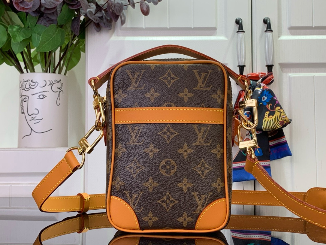 루이비통 m14106 남자가방