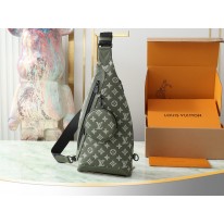 루이비통 M12486 남자가방