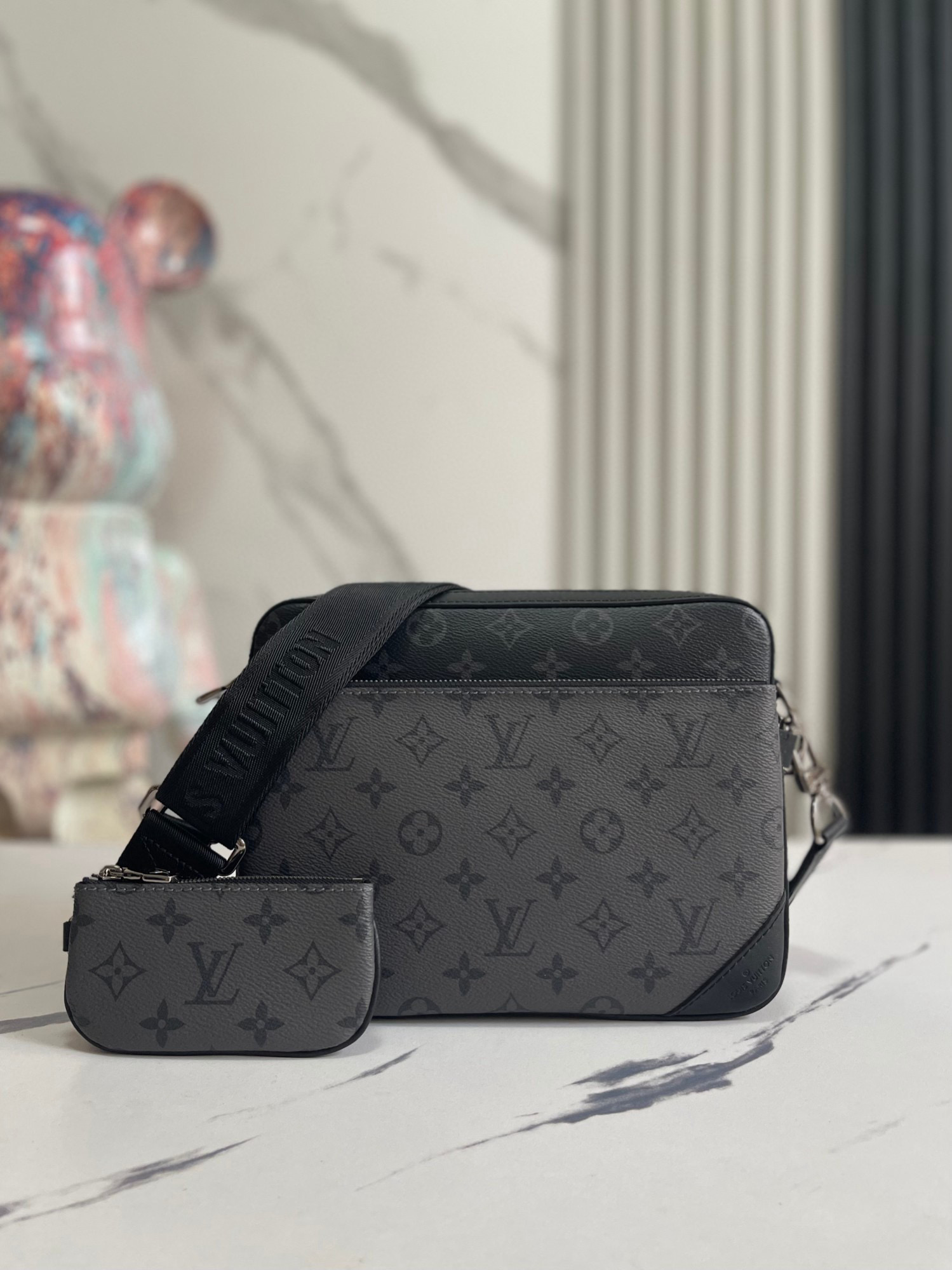 루이비통 M69443 남자가방