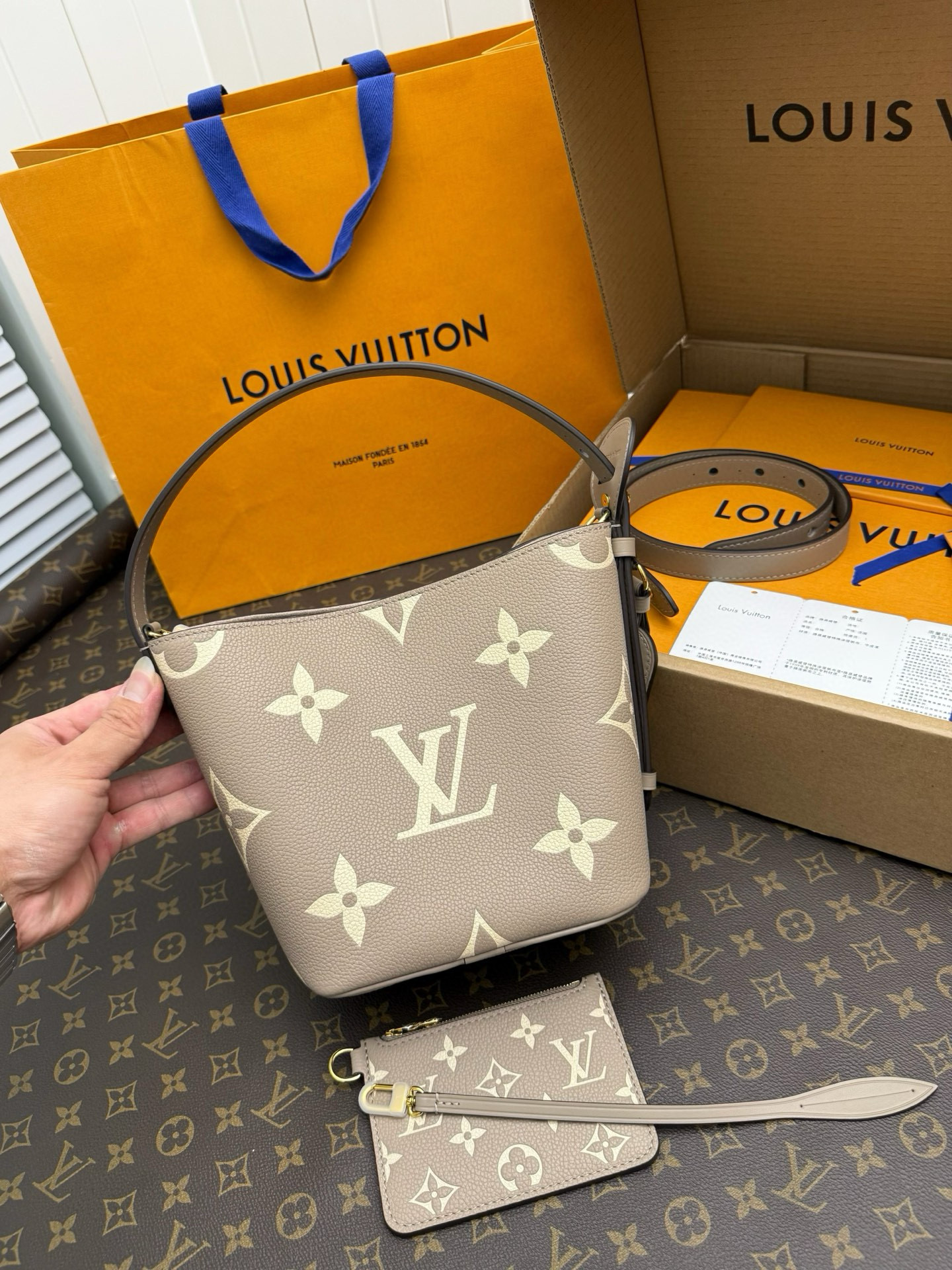 루이비통 M13045 여자가방