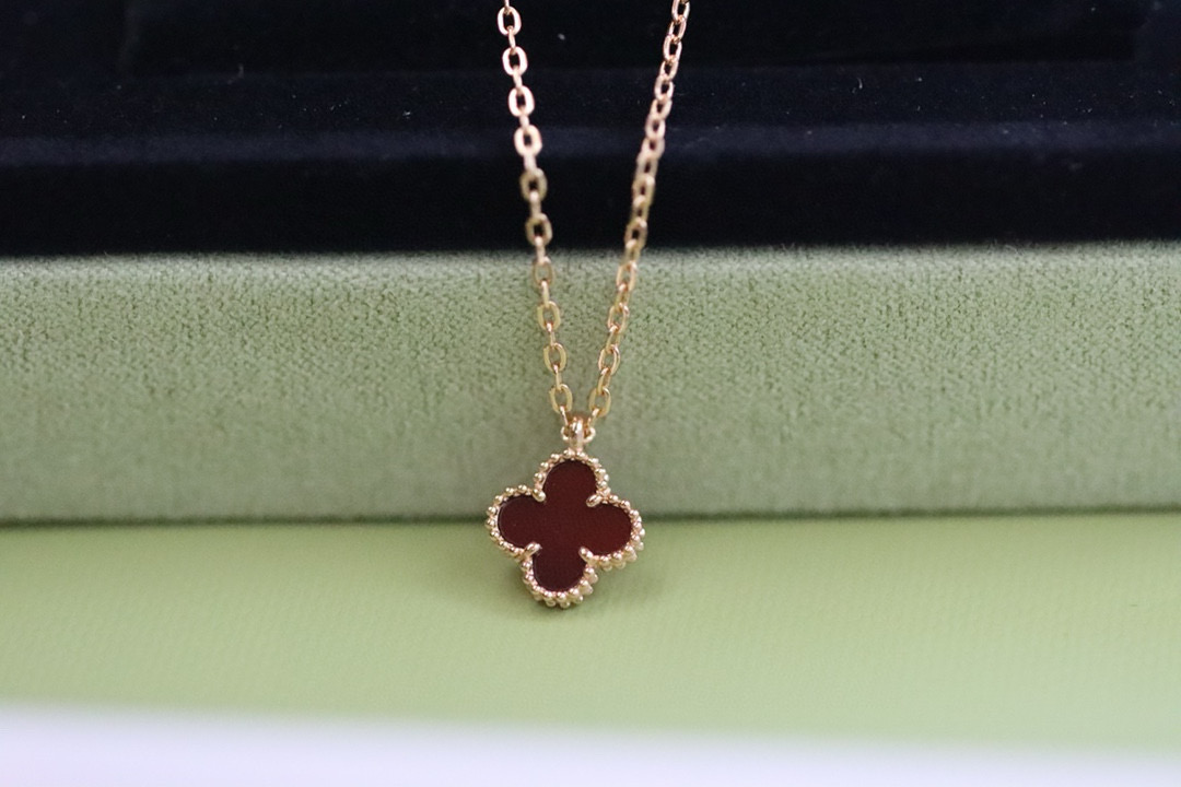 반클리프앤아펠 목걸이