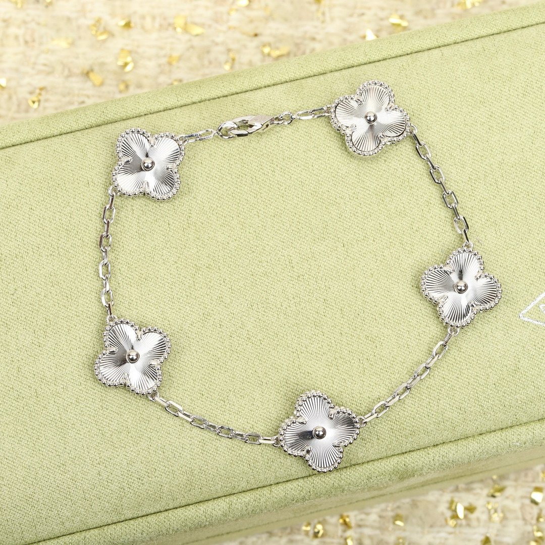 반클리프앤아펠 팔찌