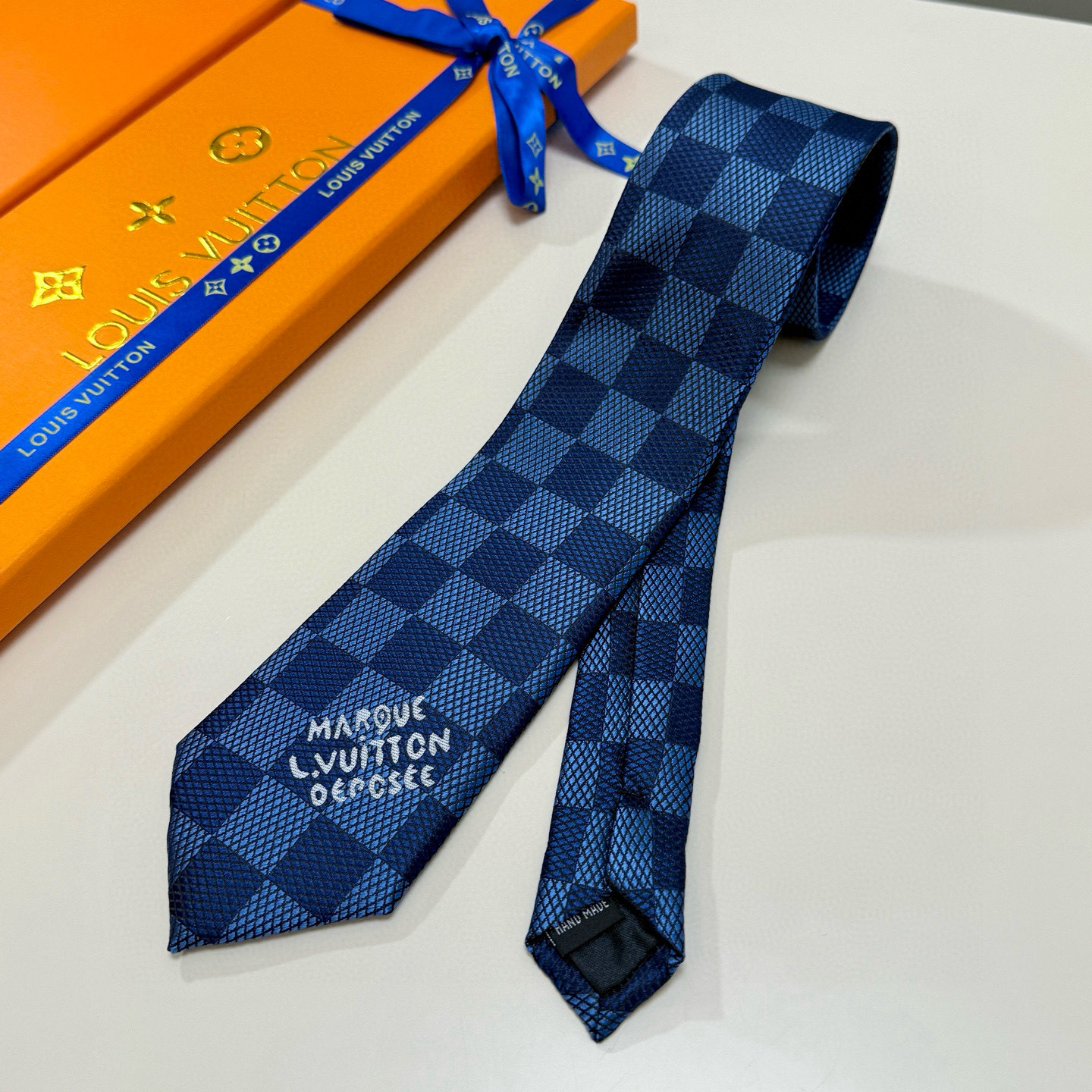 루이비통 넥타이