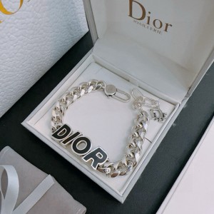 디올 팔찌