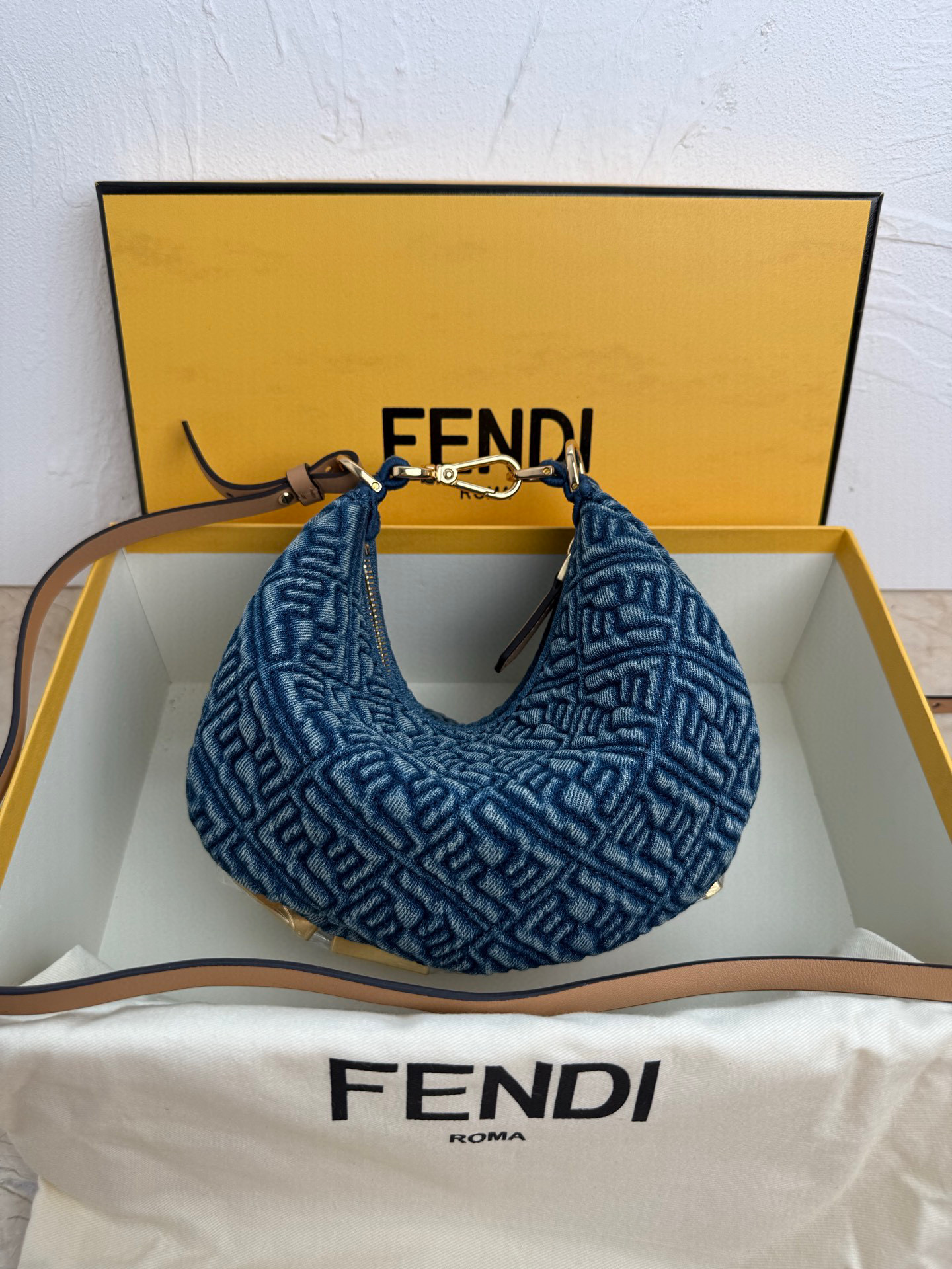 펜디 여자가방 8024