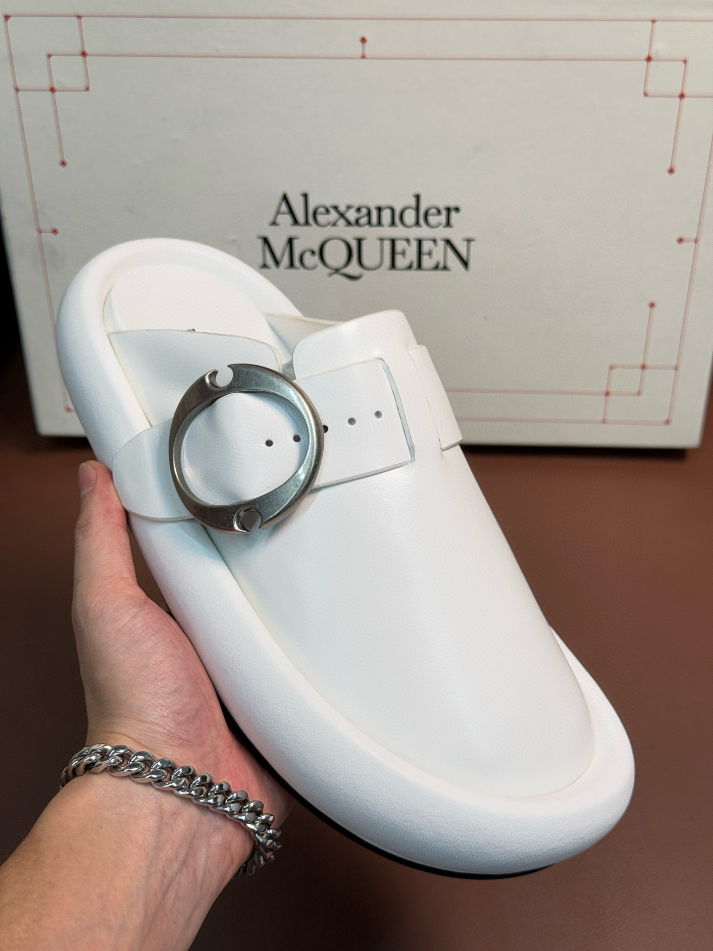 알렉산더 맥퀸 남녀공용 슬리퍼