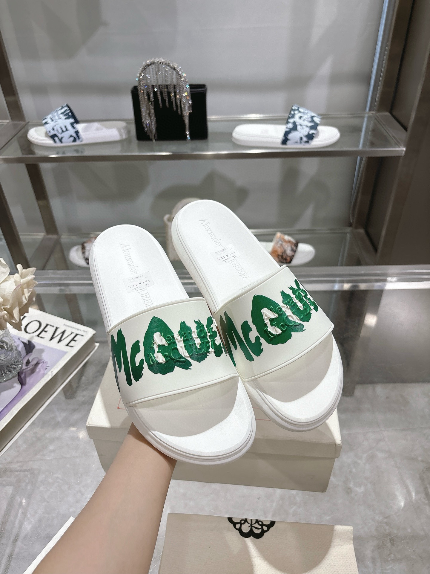 알렉산더 맥퀸 남녀공용 슬리퍼