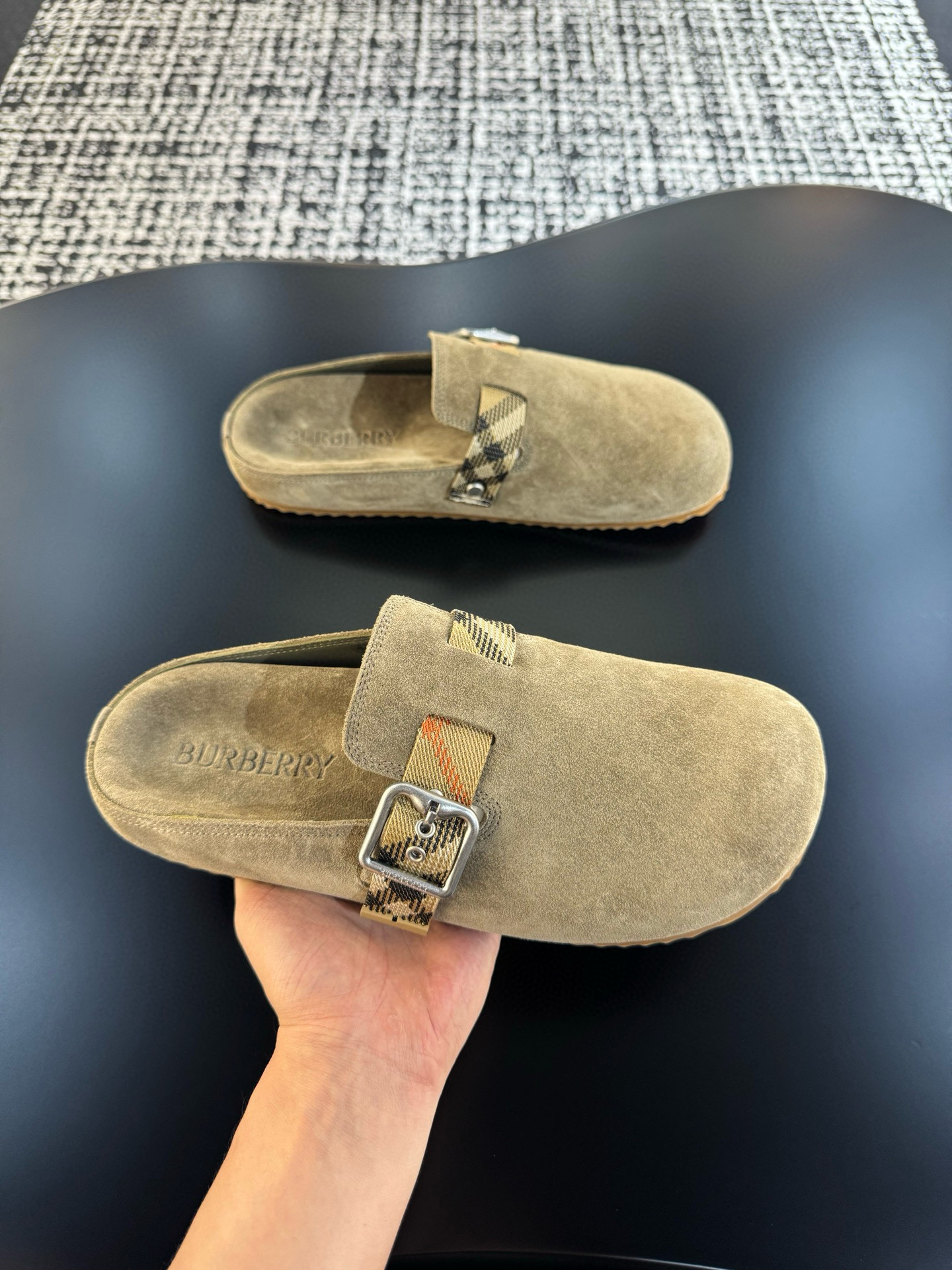 버버리 남자 슬리퍼
