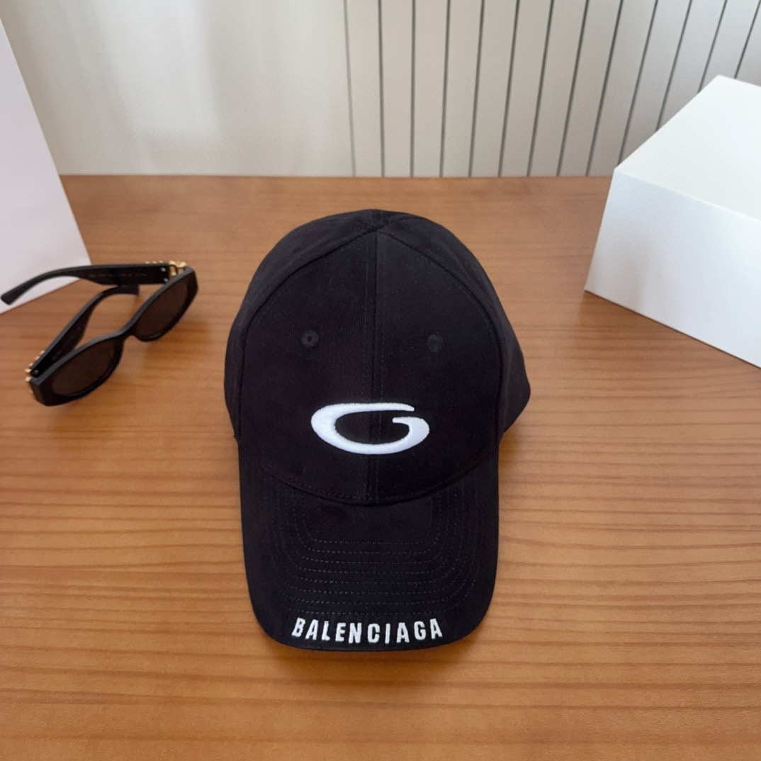 발렌시아가 모자