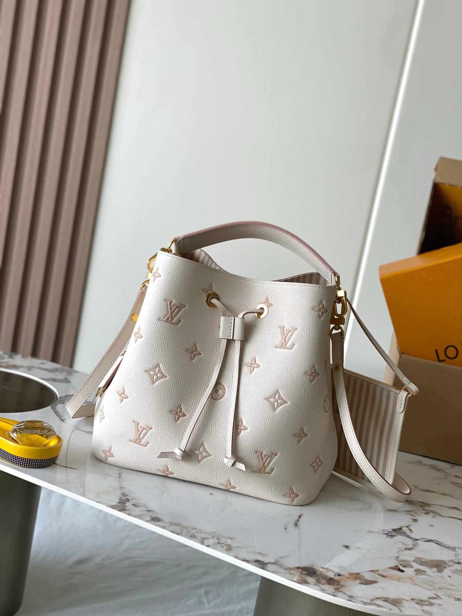 루이비통  M14401 여자가방