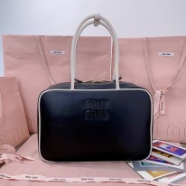 미우미우 5BB117 서류가방