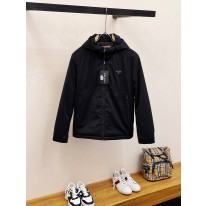 프라다 남자 패딩