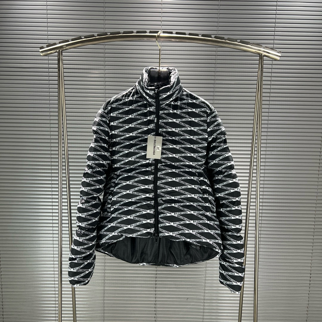 발렌시아가 남자 패딩