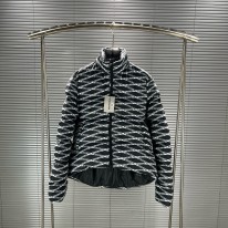 발렌시아가 남자 패딩