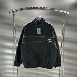 발렌시아가 남자 패딩