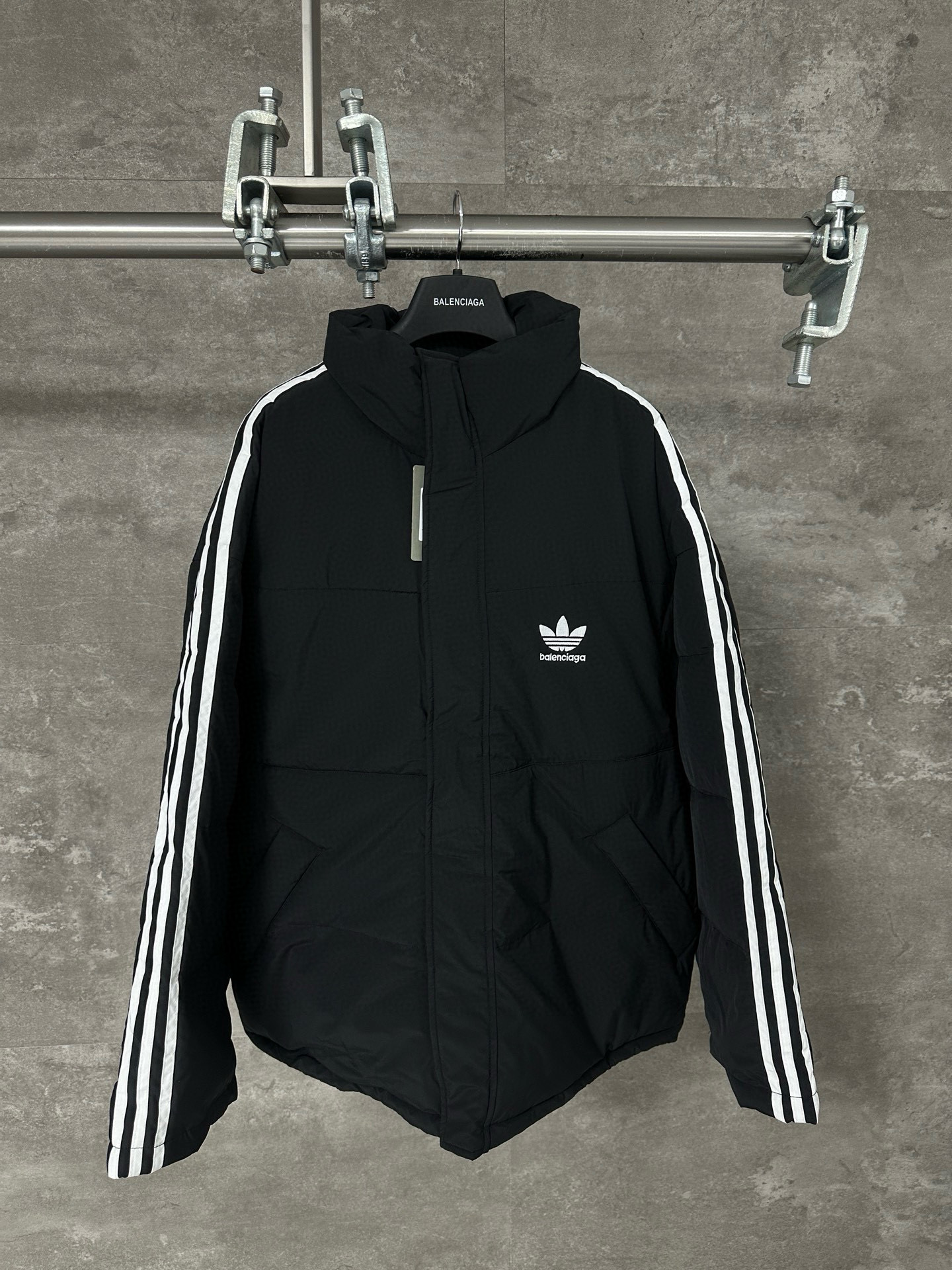 발렌시아가 남자 패딩