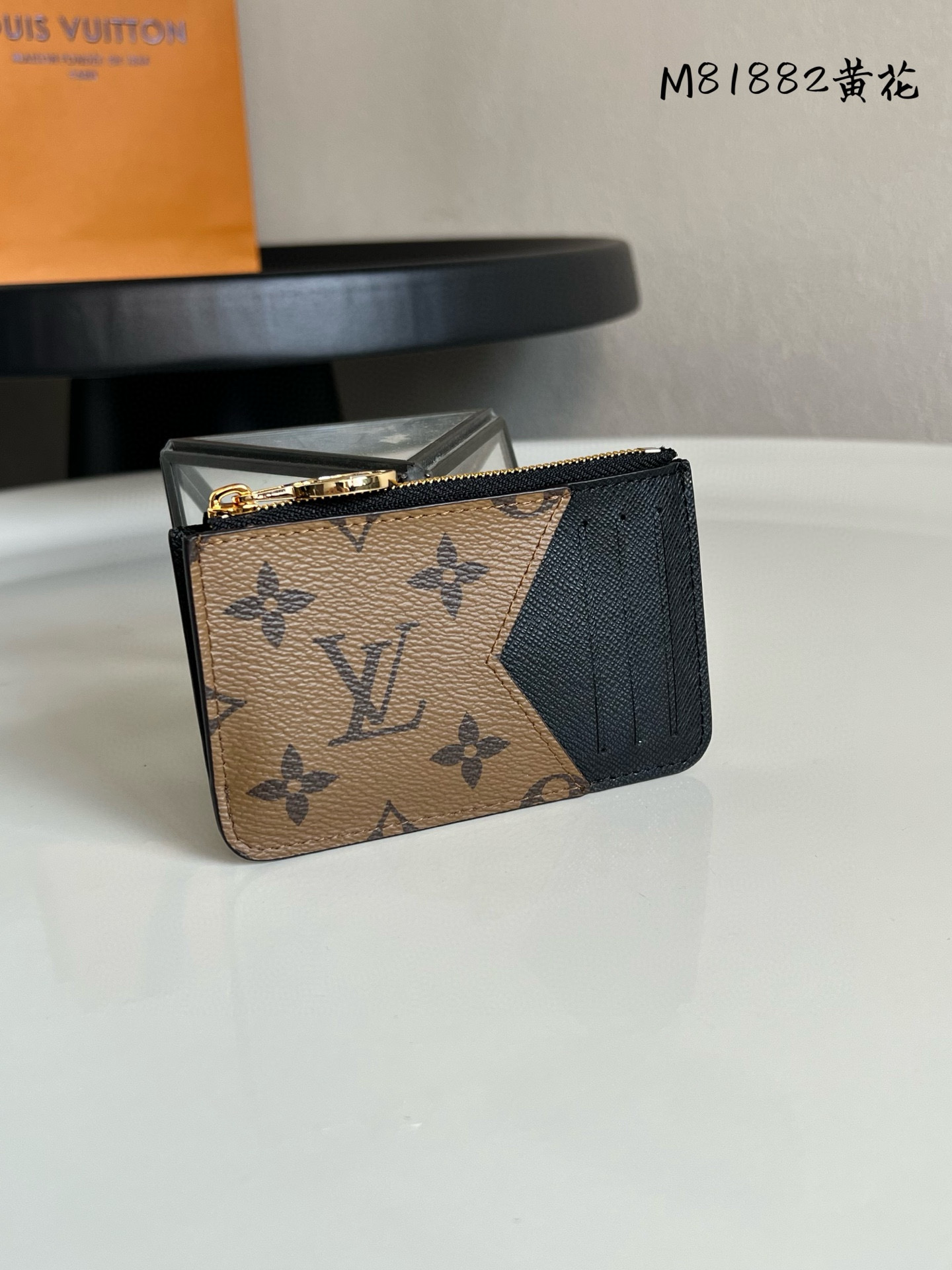 루이비통 M81882 카드지갑 머니클립