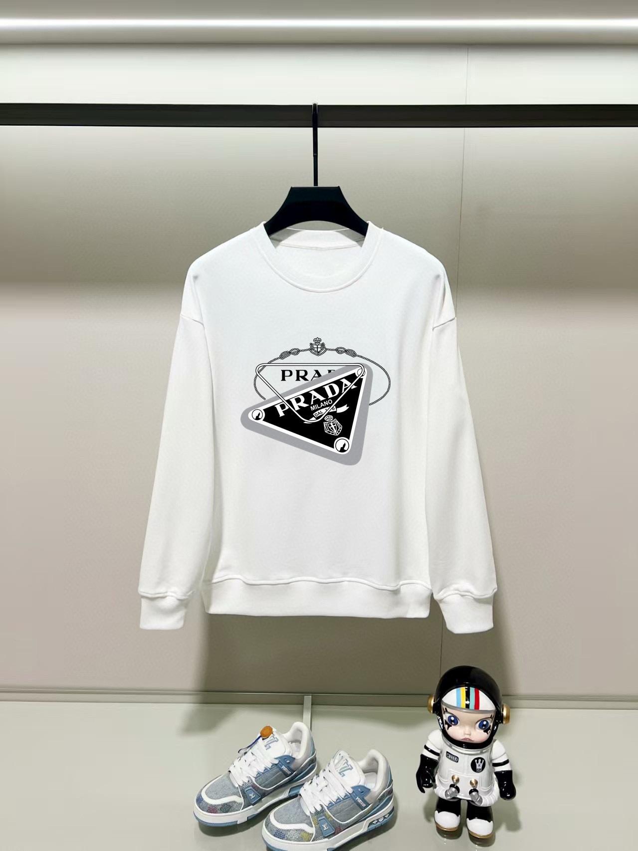 프라다 남자 맨투맨 3컬러