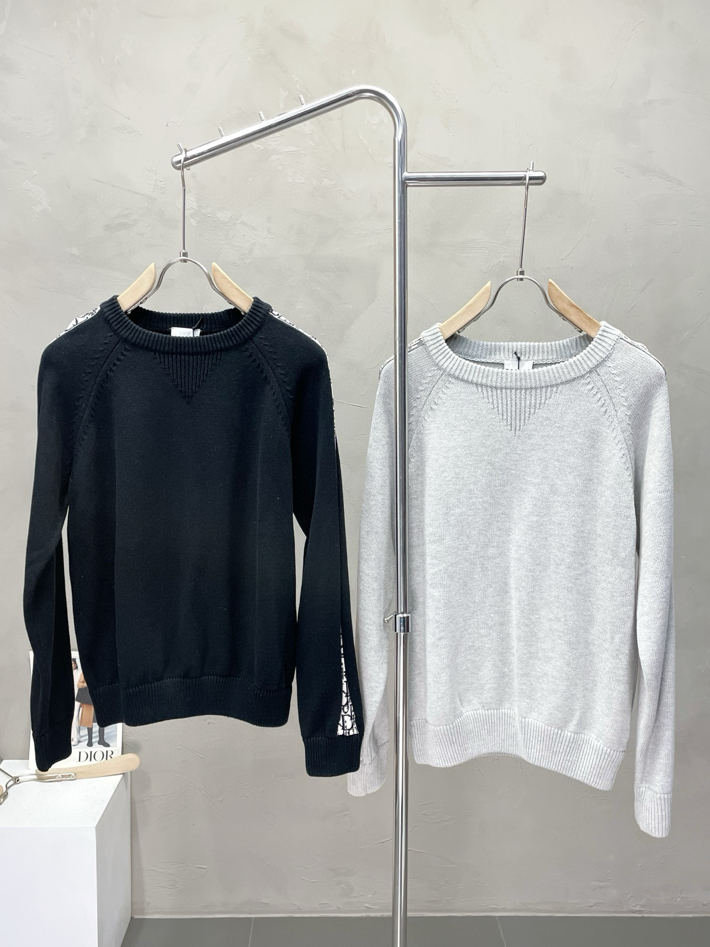 디올 3컬러 남자 니트