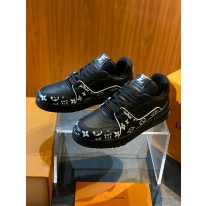 루이비통 트레이너 남자 신발 운동화 스니커즈