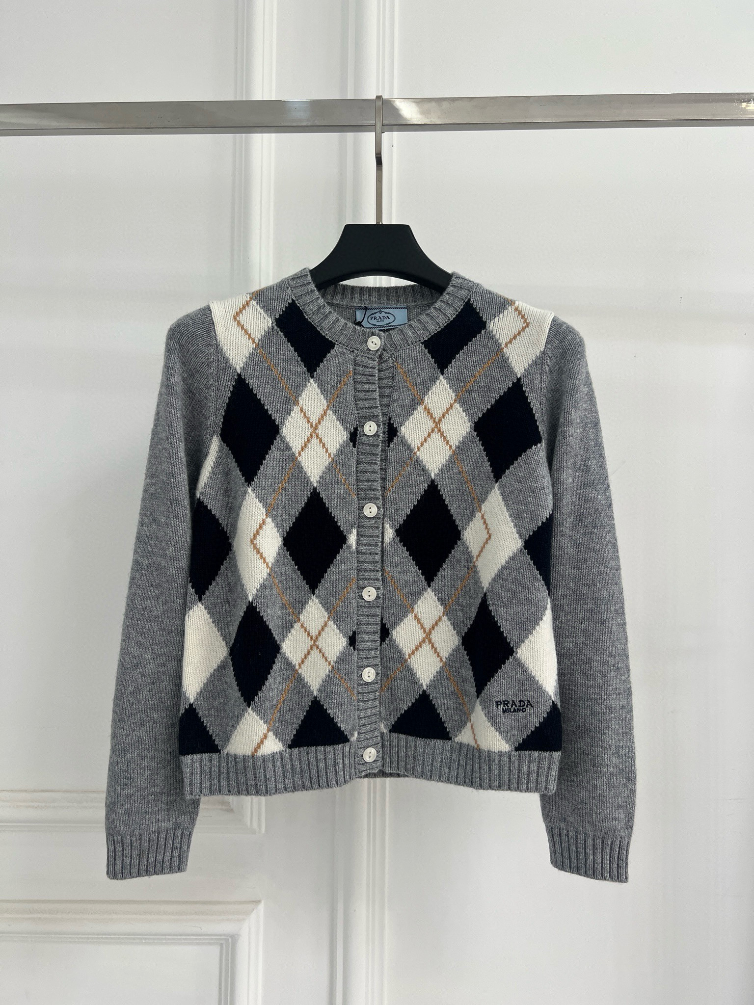 프라다 여자 가디건