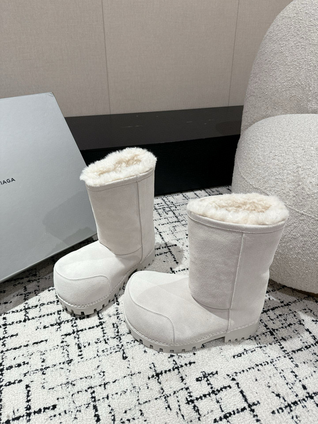 발렌시아가 남여공용 부츠