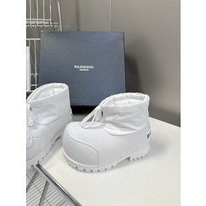 발렌시아가 남여공용 부츠