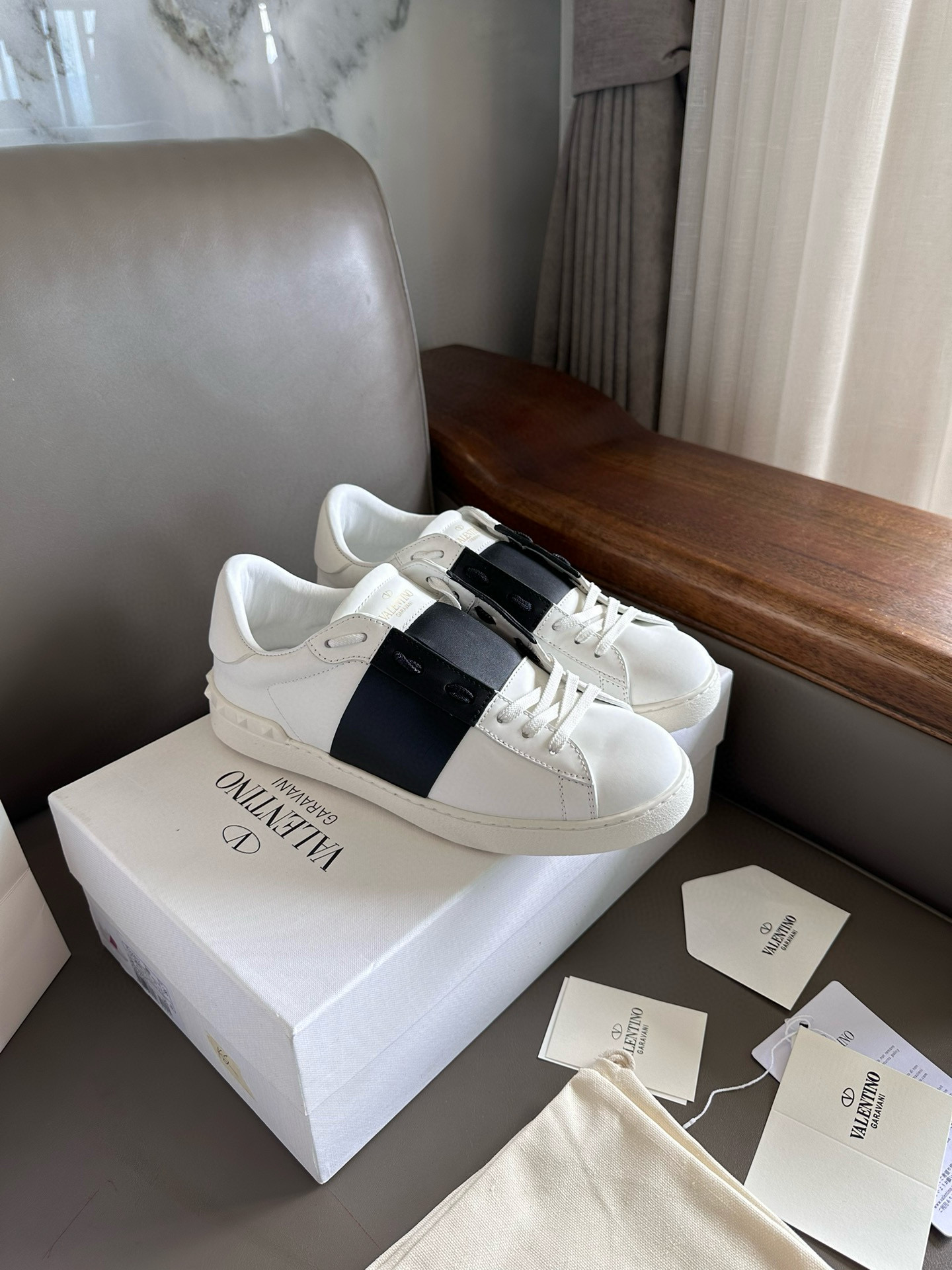 발렌티노 남녀공용 신발 운동화 스니커즈