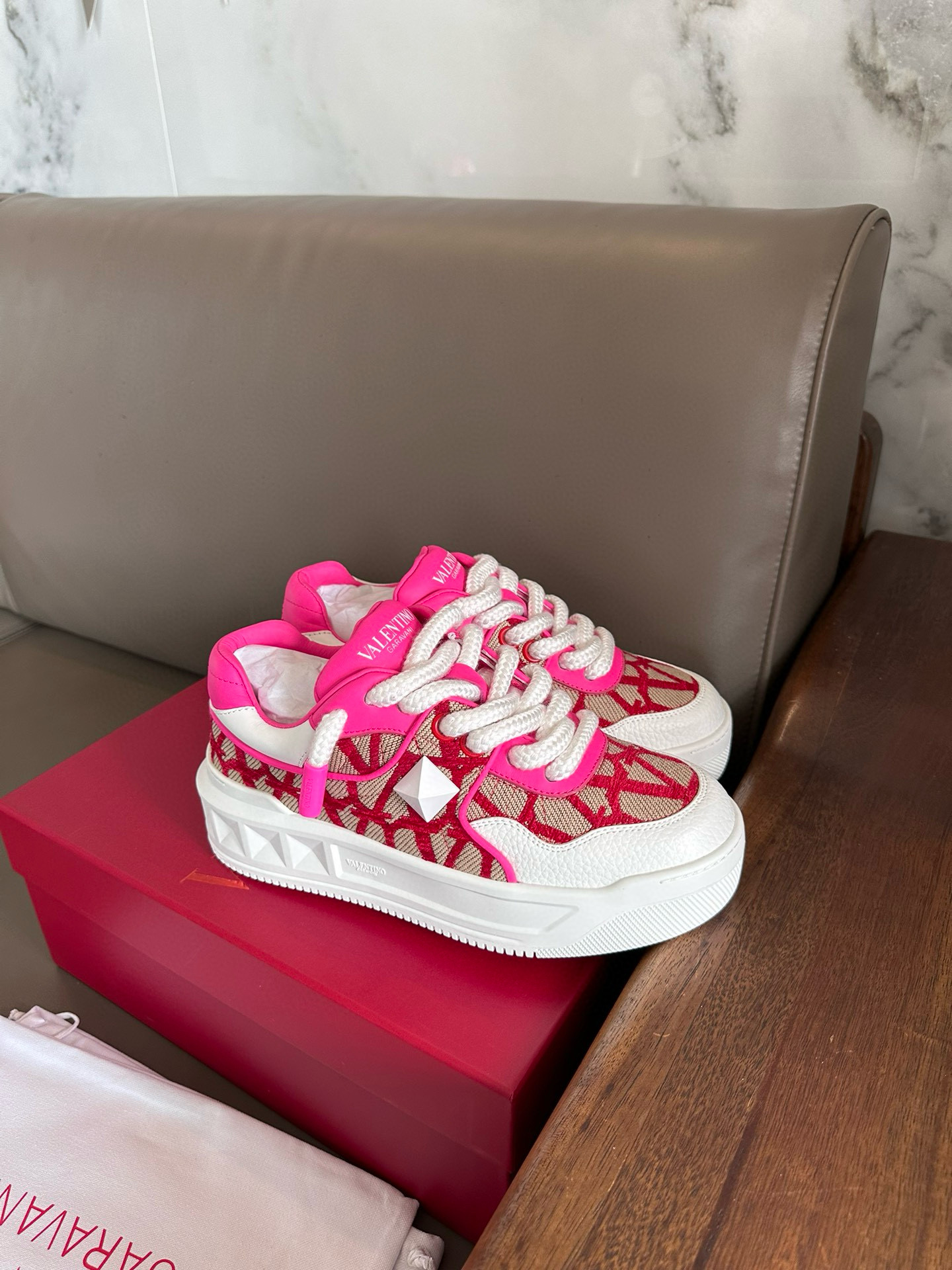 발렌티노 남녀공용 신발 운동화 스니커즈