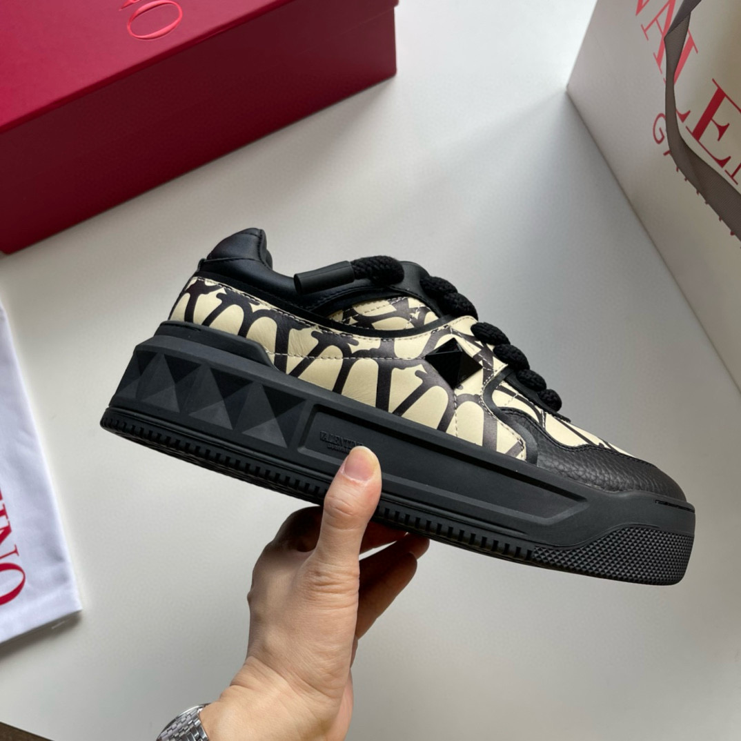 발렌티노 남녀공용 신발 운동화 스니커즈