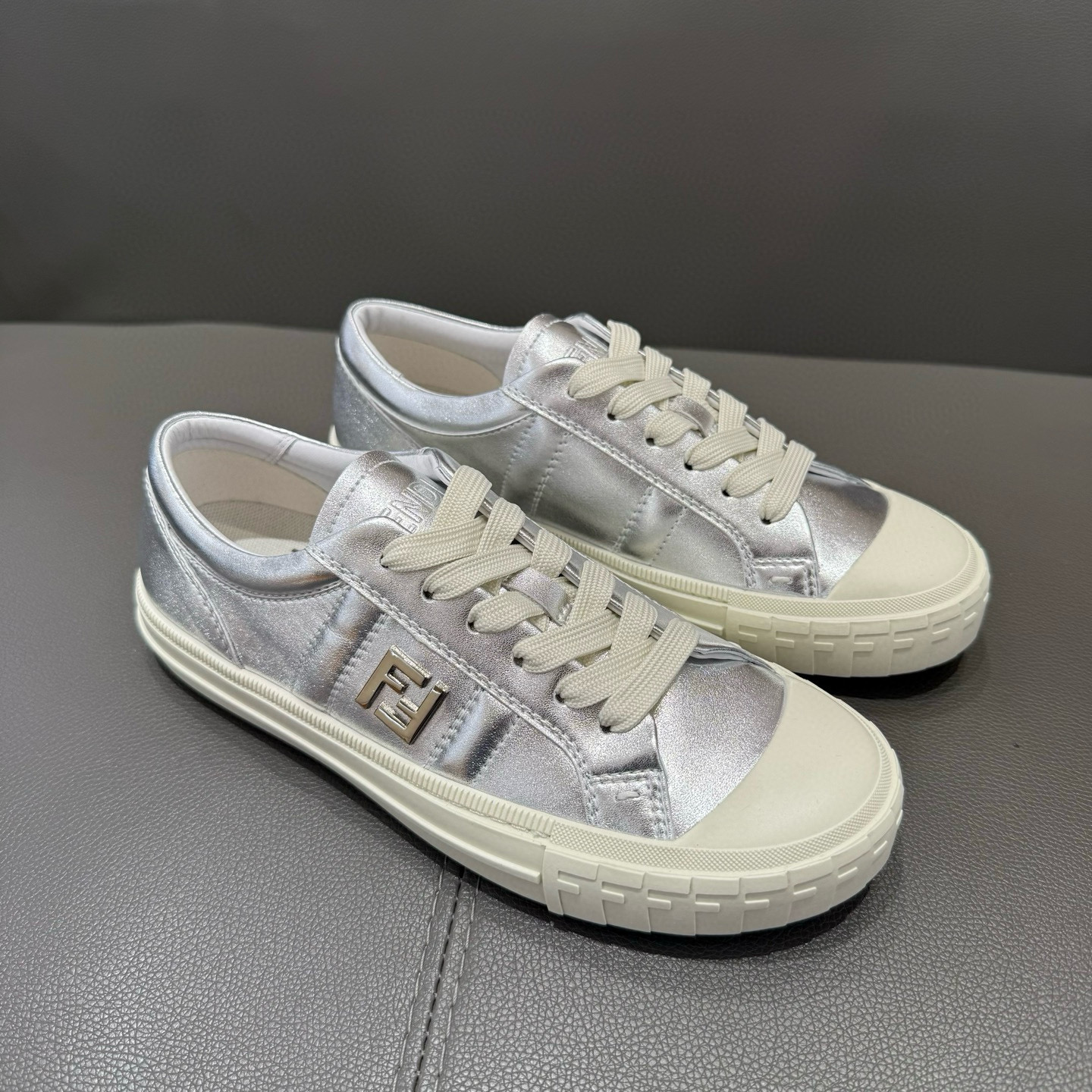 펜디 남녀공용 신발 운동화 스니커즈