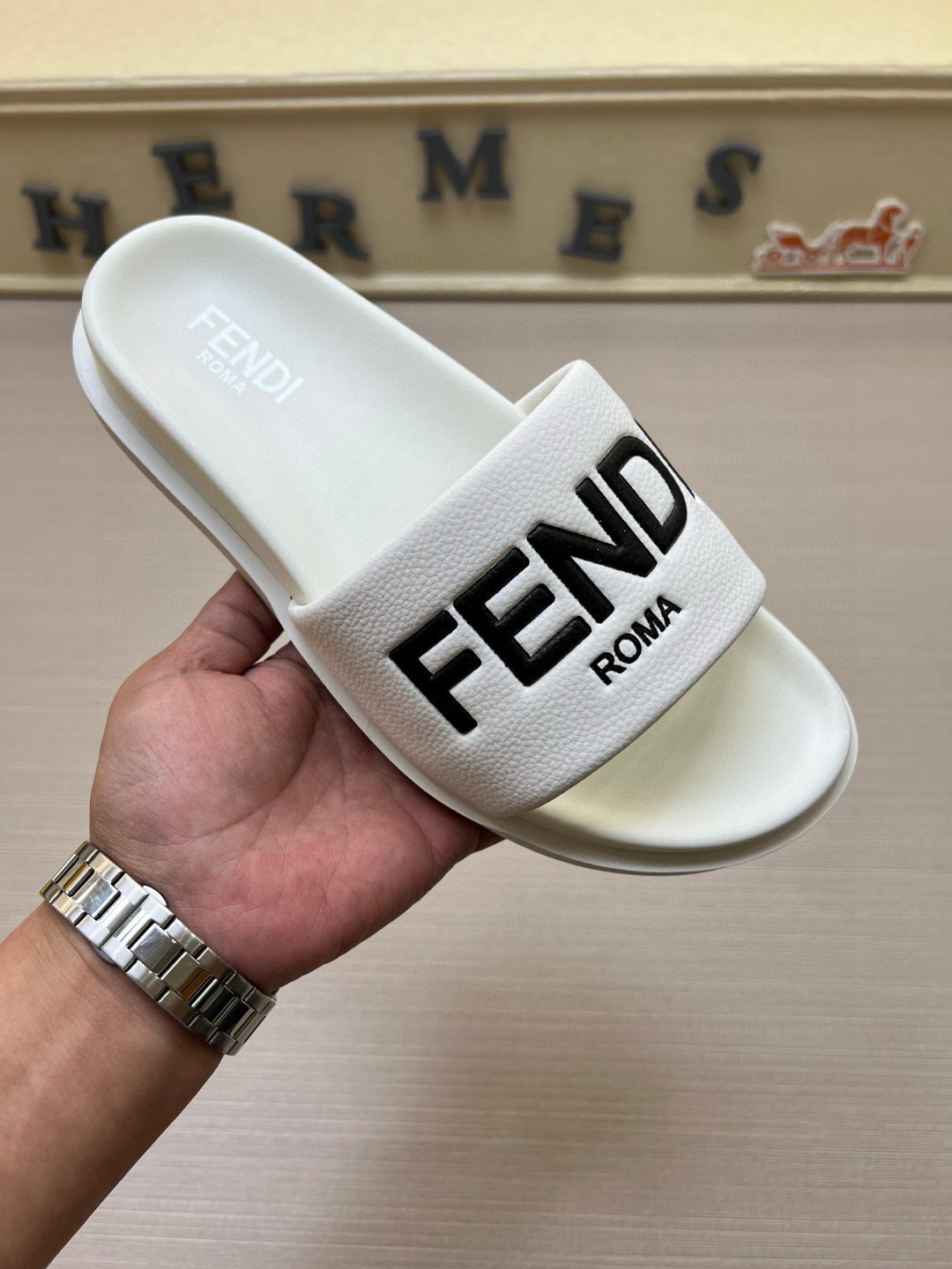 펜디 남자 슬리퍼